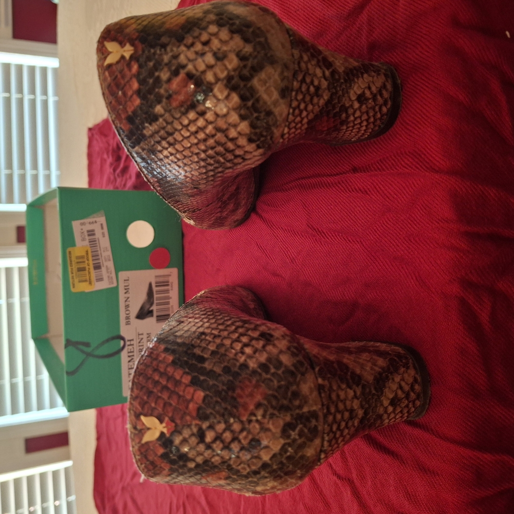 J.Renee Women's Brown Snake Print Shoes - Picture 7 of 15